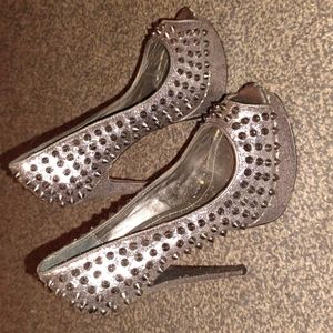 👠Steve Madden Studded Heel👠